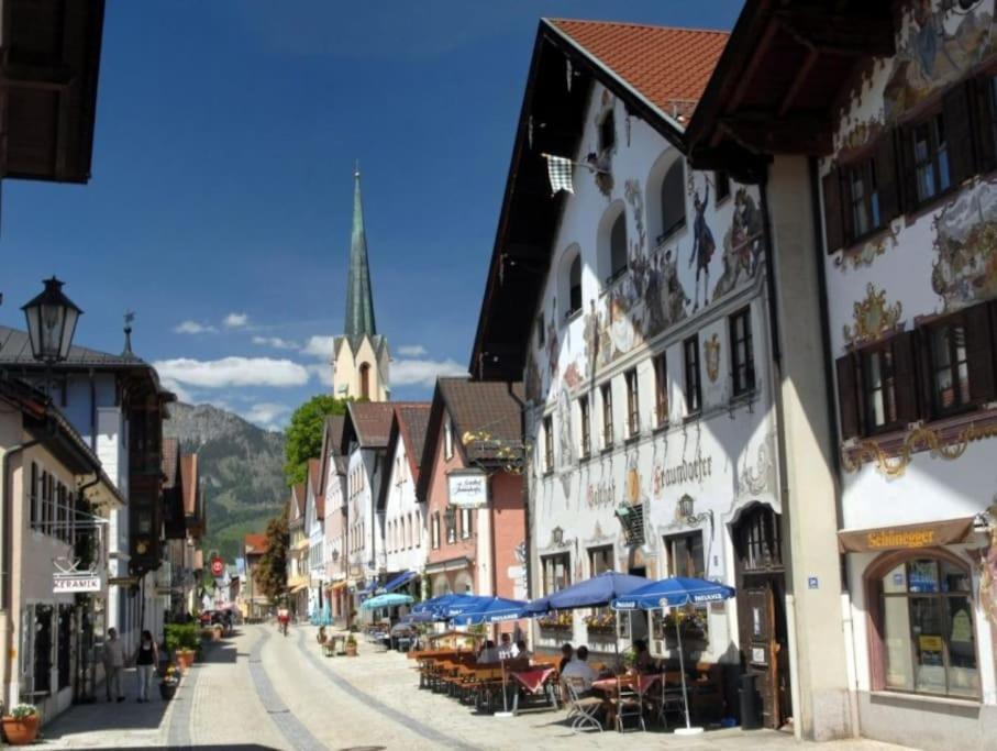Zentral, Ruhig & Stilvoll Mit Bergpanorama+ Garten Garmisch-Partenkirchen Bagian luar foto