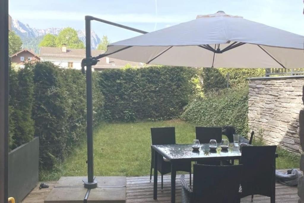 Zentral, Ruhig & Stilvoll Mit Bergpanorama+ Garten Garmisch-Partenkirchen Bagian luar foto