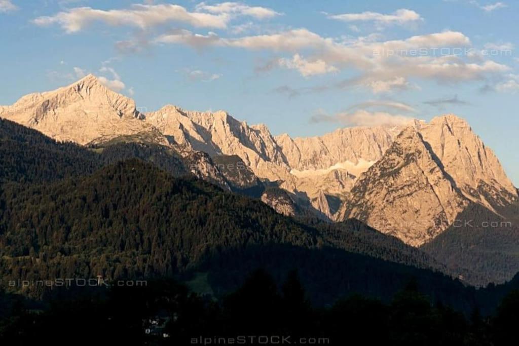 Zentral, Ruhig & Stilvoll Mit Bergpanorama+ Garten Garmisch-Partenkirchen Bagian luar foto